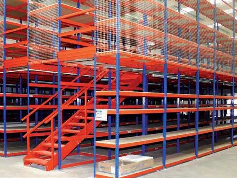 Warehouse fitted with used and cheapest racks and shelves in Dubai