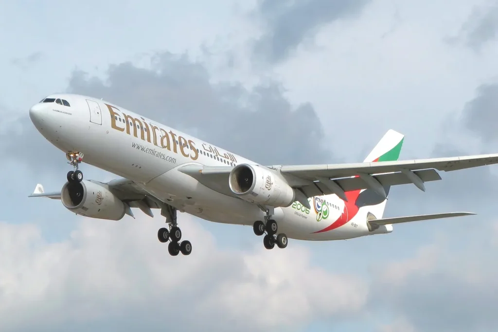 Emirates Airline Review 2026 | Luxury Flight Experience